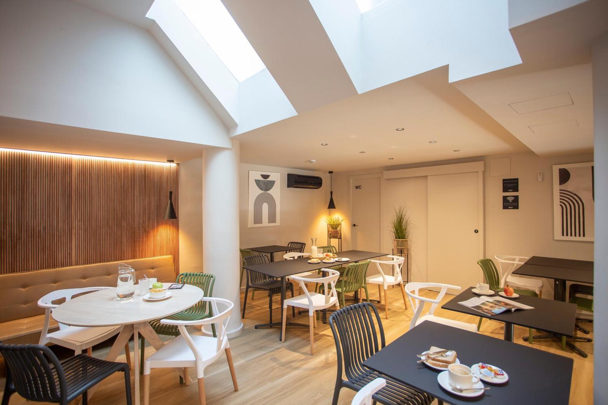 Aila II Hotel Boutique By Singularstays - Digital Access 부르하소트 외부 사진
