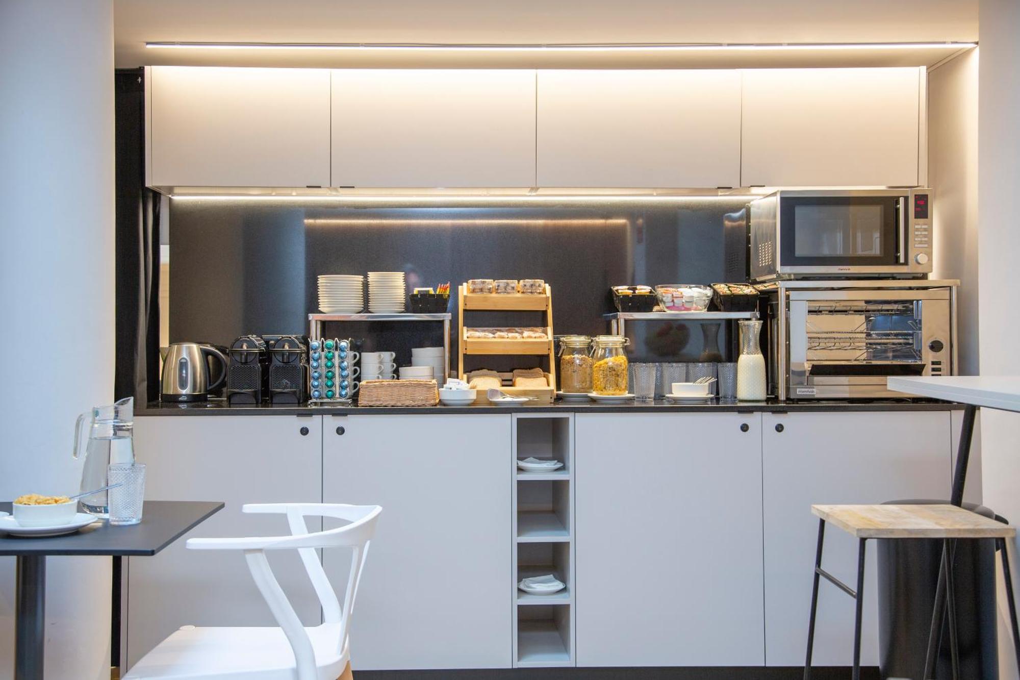 Aila II Hotel Boutique By Singularstays - Digital Access 부르하소트 외부 사진