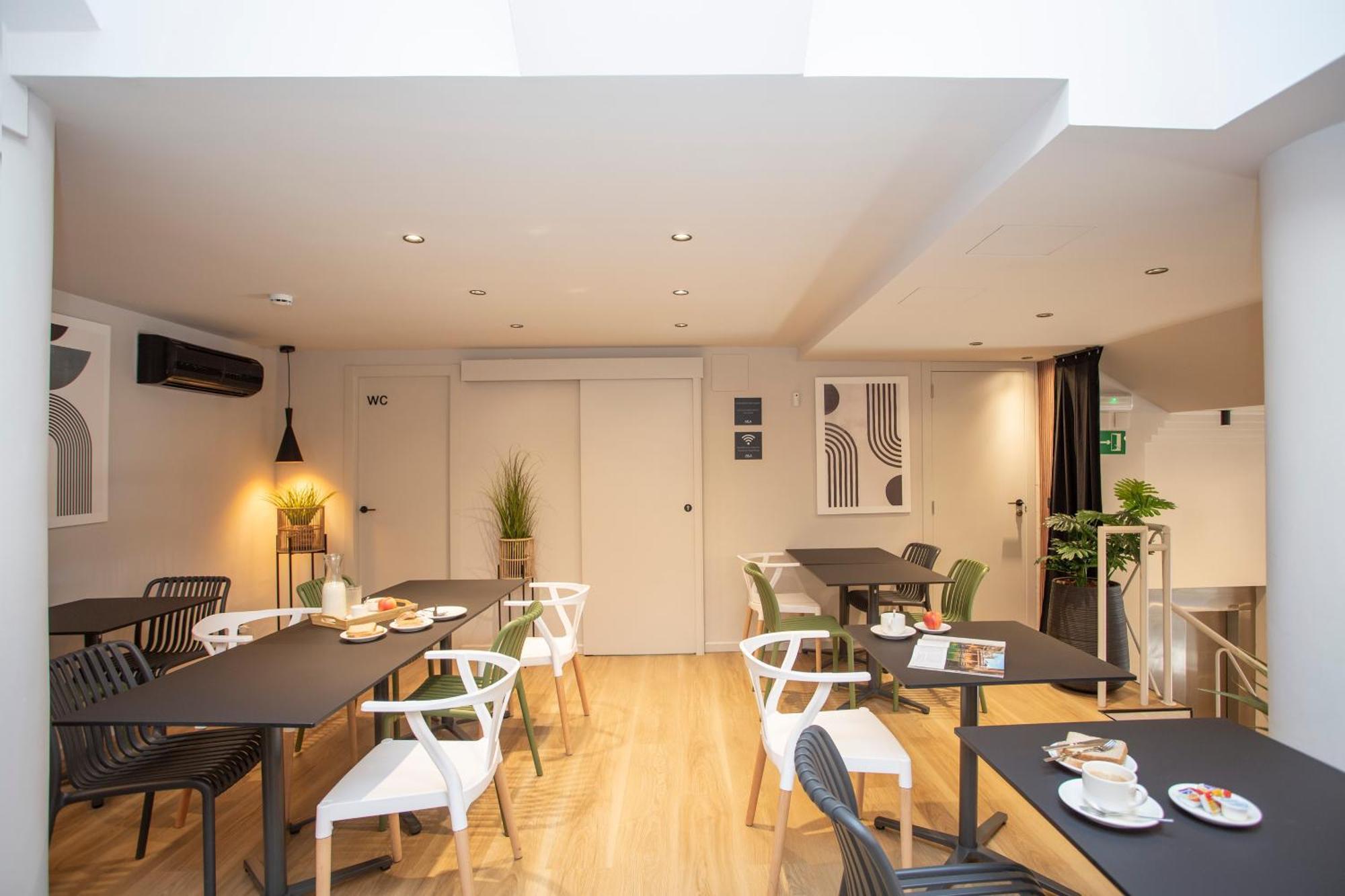 Aila II Hotel Boutique By Singularstays - Digital Access 부르하소트 외부 사진